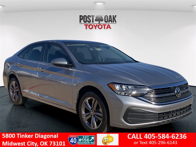 2022 Volkswagen Jetta SE's photo