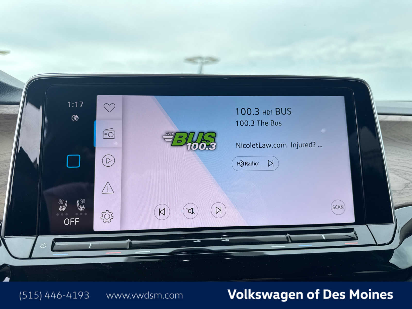 2025 Volkswagen Atlas SE Technology photo 17