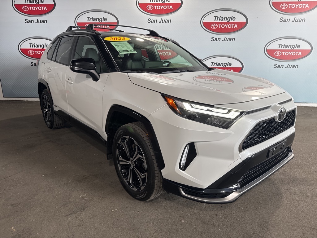 2025 Toyota RAV4 Hybrid XSE photo 3