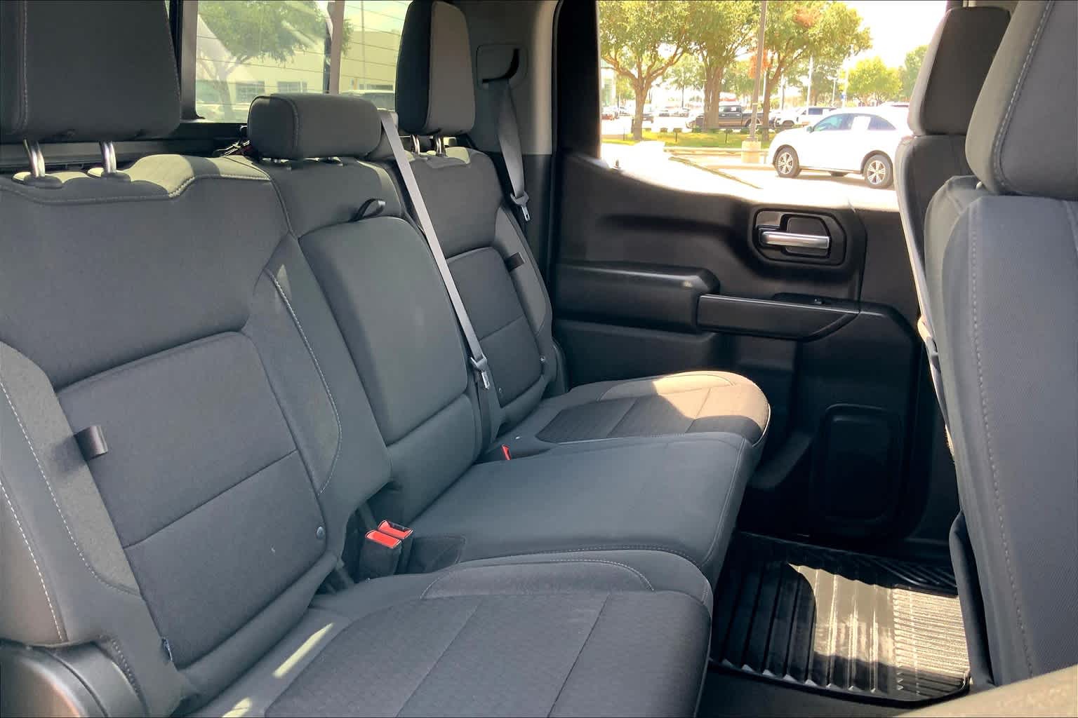2021 Chevrolet Silverado 1500 LT photo 18