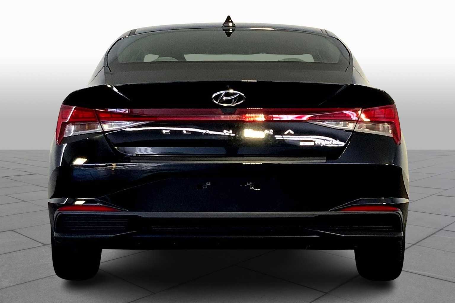 2023 Hyundai Elantra Hybrid Blue photo 3