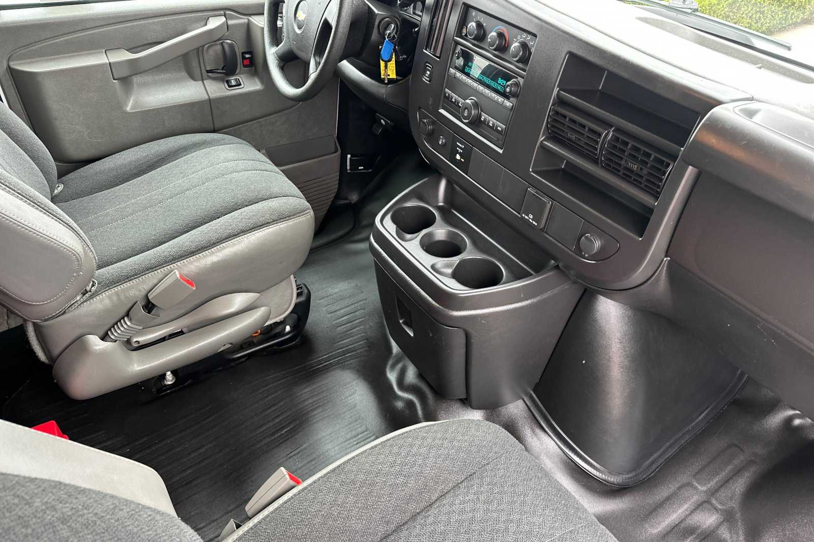 2023 Chevrolet Express 2500 Work Cargo Van photo 13
