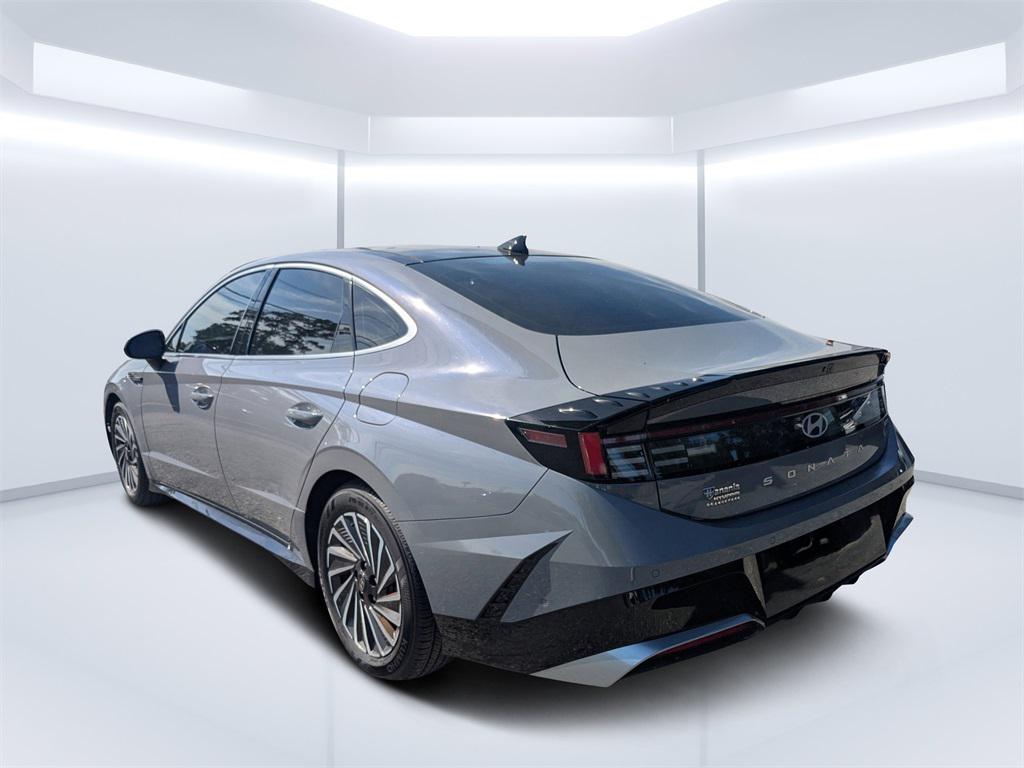 2025 Hyundai Sonata Hybrid Limited photo 5