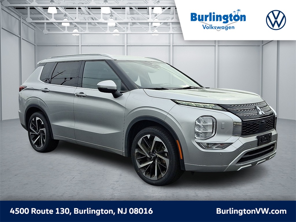 2022 Mitsubishi Outlander SEL Special Edition's photo