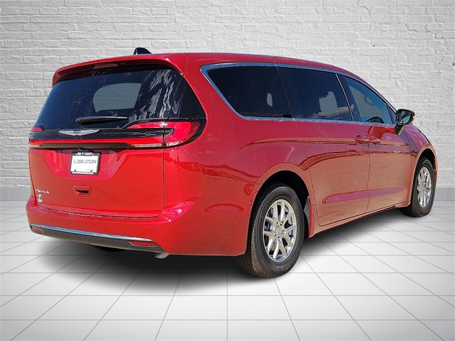 2026 Chrysler Pacifica photo 4