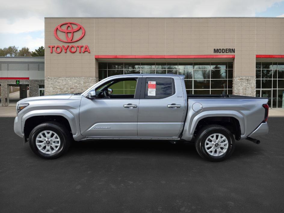 2025 Toyota Tacoma SR5 photo 8