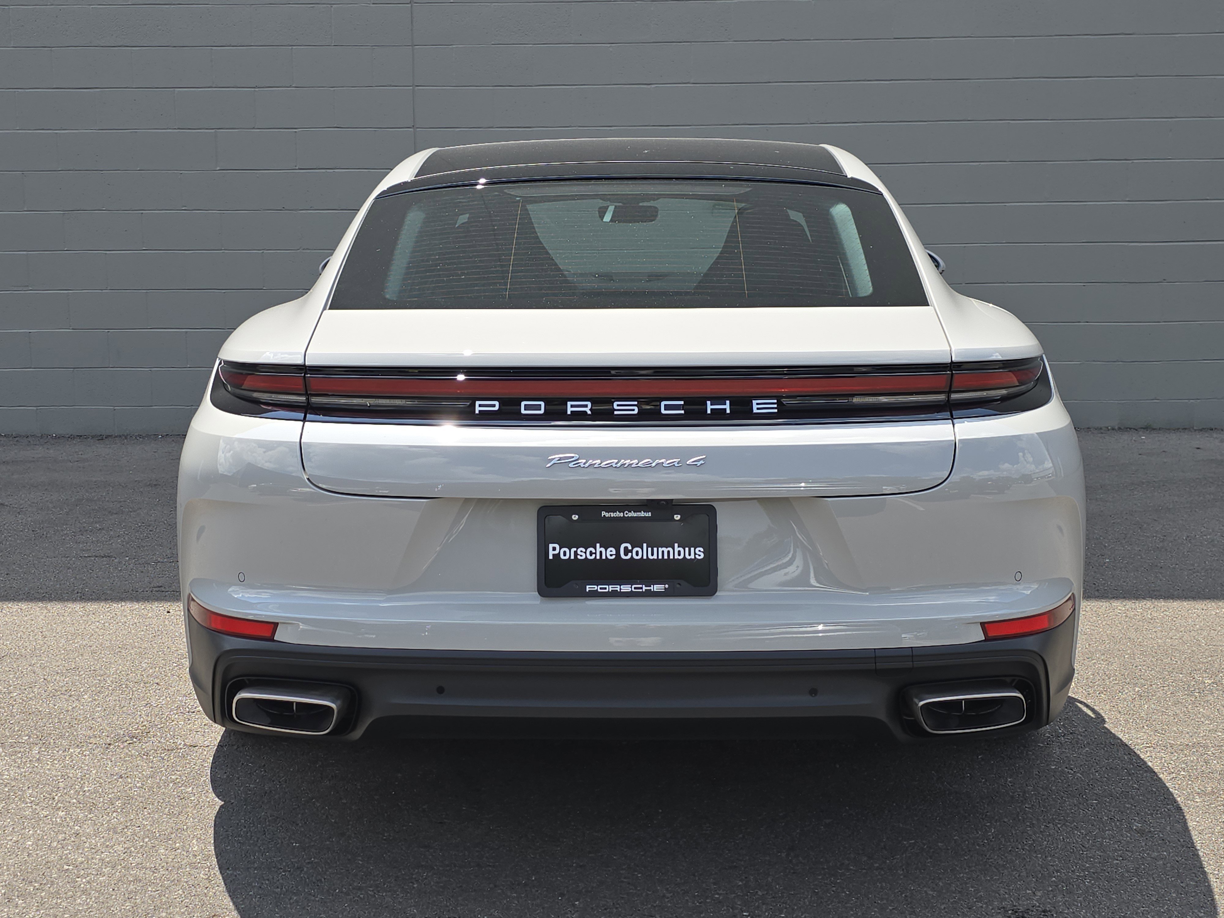 2025 Porsche Panamera 4 photo 4