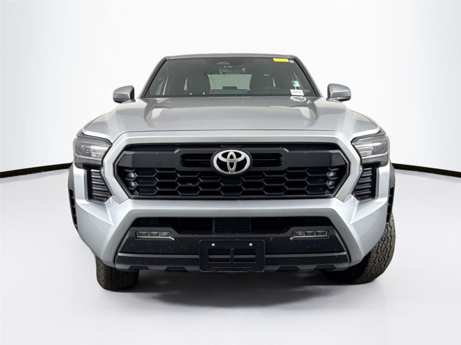 2024 Toyota Tacoma TRD photo 3