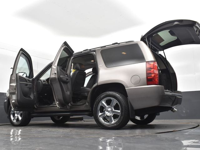 2014 Chevrolet Tahoe LTZ photo 29