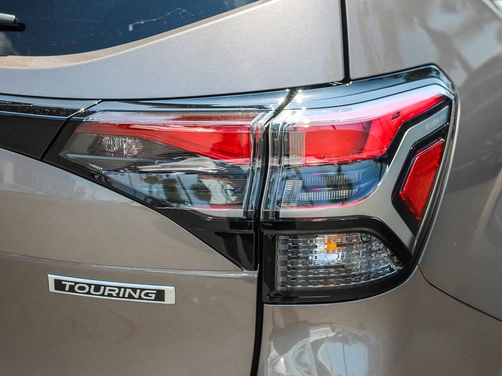 2025 Subaru Forester Touring photo 6
