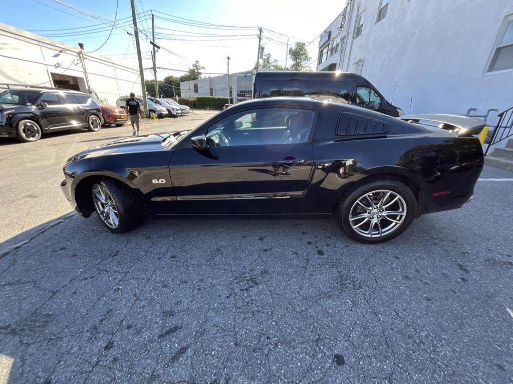 2013 Ford Mustang GT Premium photo 3