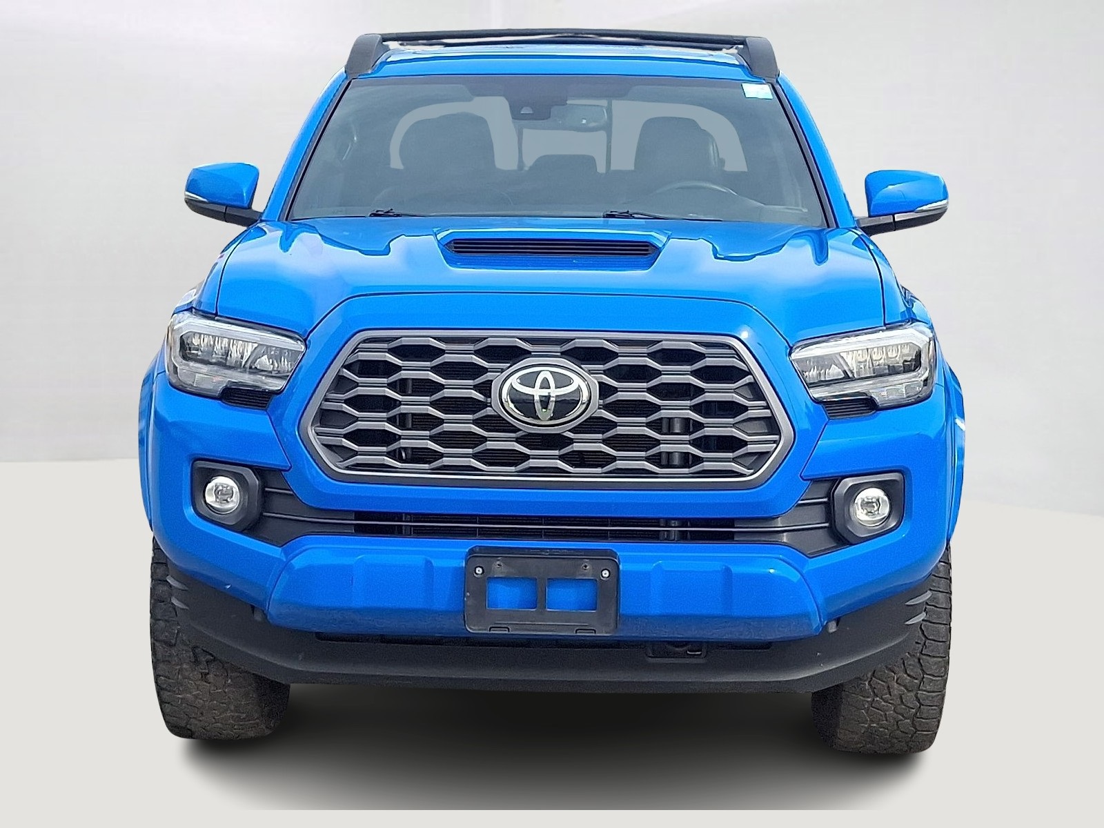2020 Toyota Tacoma TRD Sport photo 2