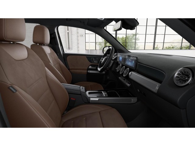 2025 Mercedes Benz GLB 250 photo 4
