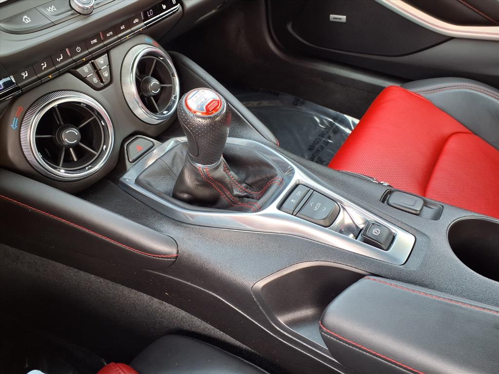 2016 Chevrolet Camaro SS photo 9