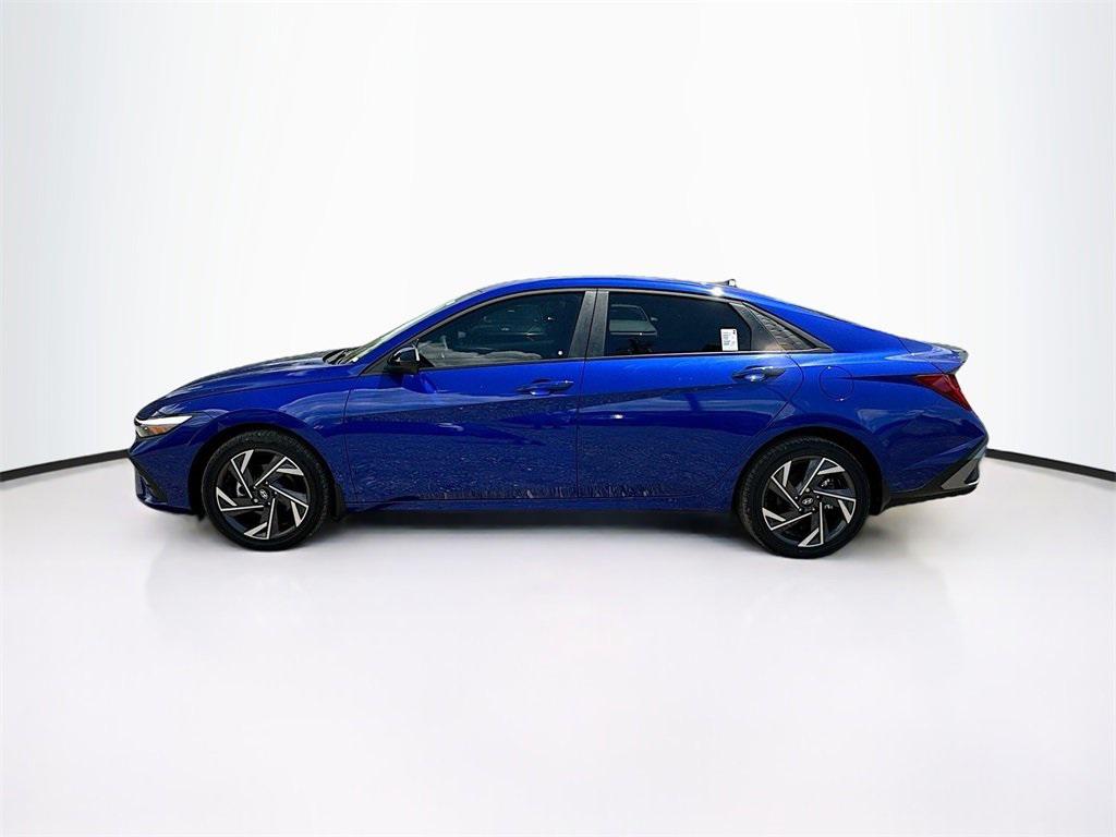 2025 Hyundai Elantra Hybrid SEL Sport photo 3