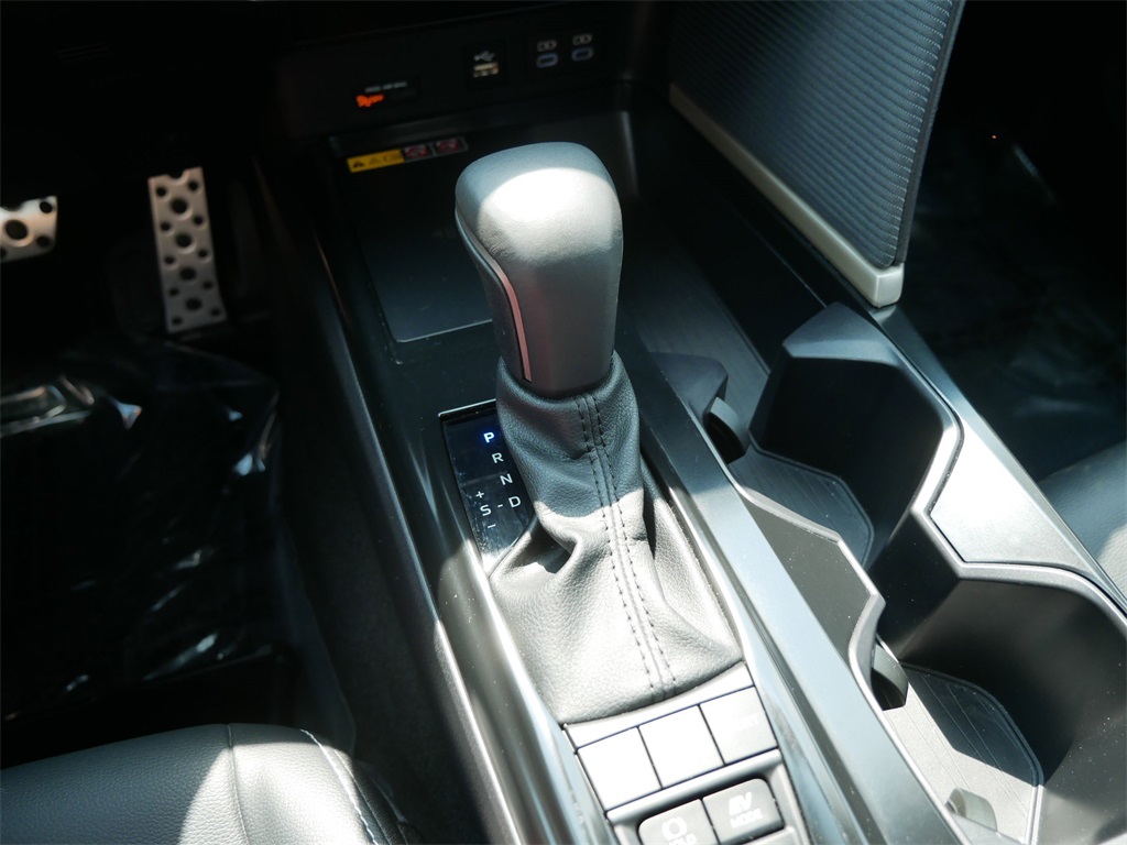 2025 Toyota Camry SE photo 28