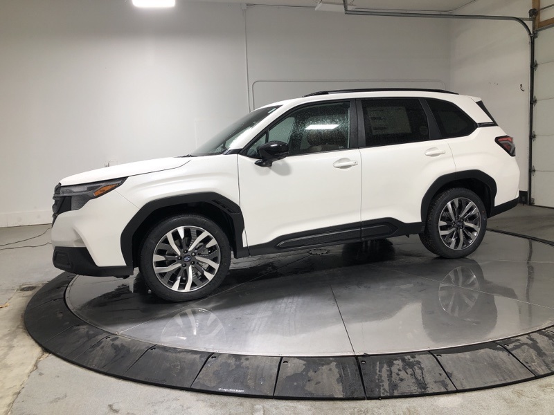 2026 Subaru Forester Touring photo 4