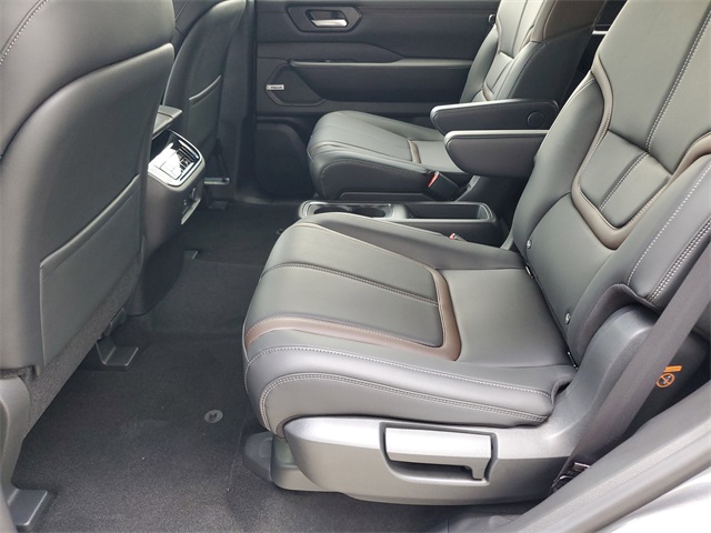 2025 Nissan Armada SL photo 21