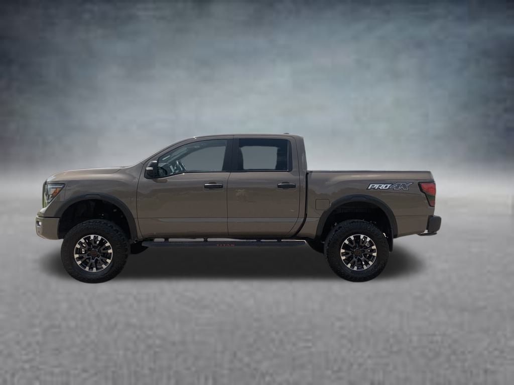 2023 Nissan Titan PRO-4X photo 4