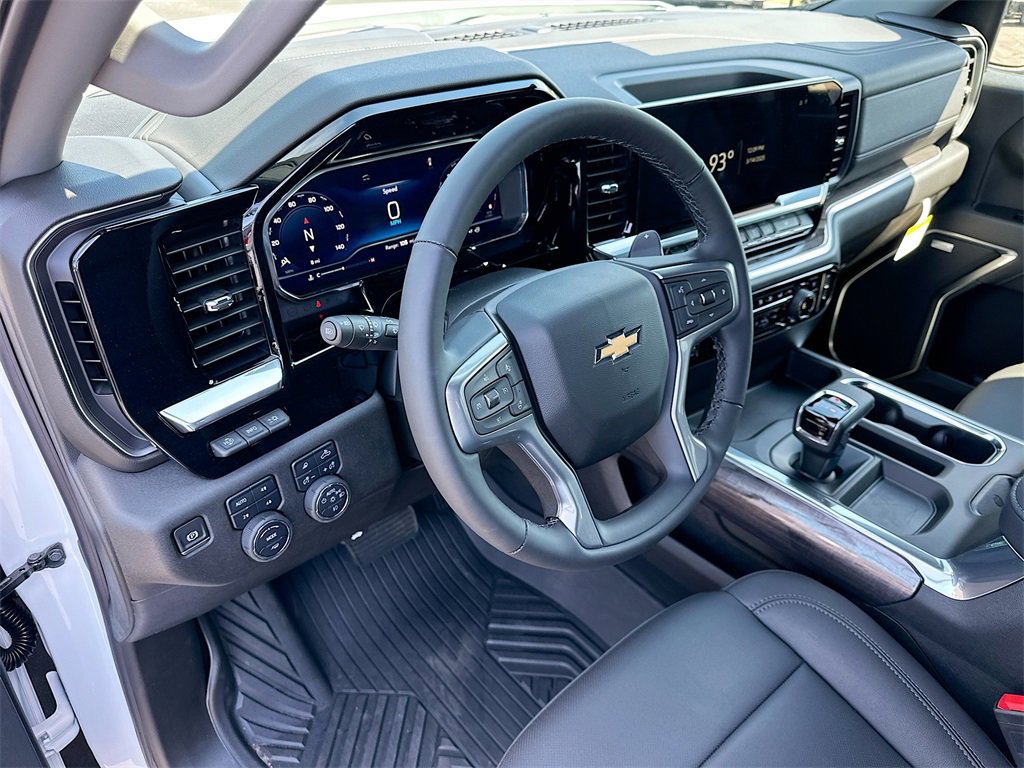 2025 Chevrolet Silverado 1500 LTZ photo 6