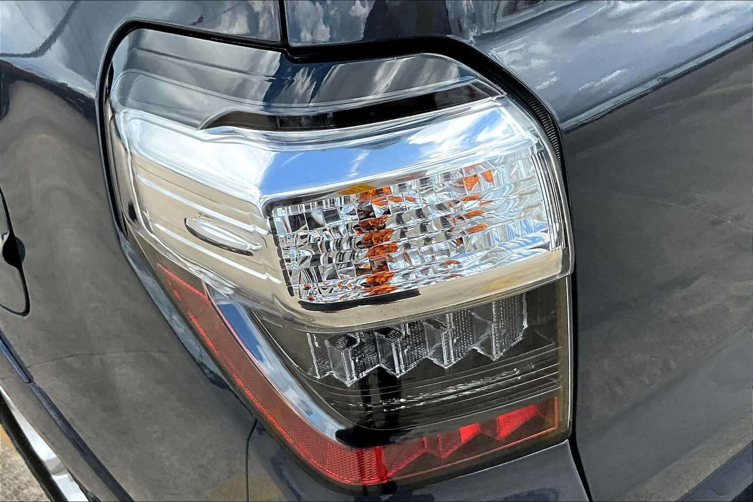 2024 Toyota 4Runner SR5 photo 28