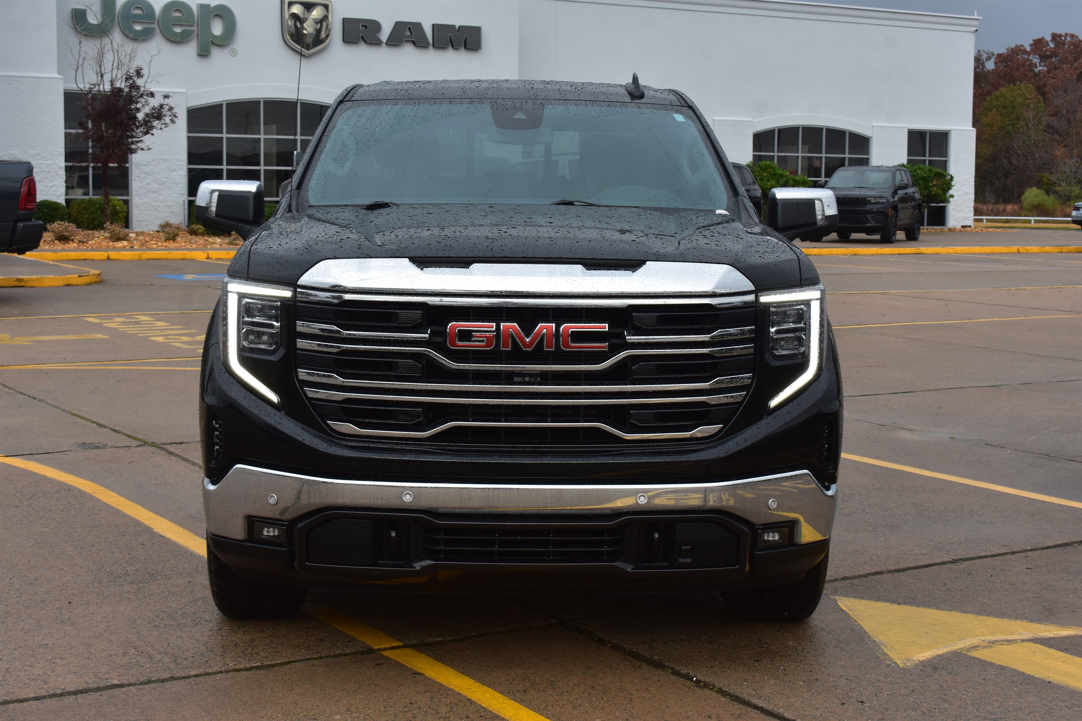 Used 2023 GMC Sierra 1500 SLT with VIN 3GTUUDE80PG279967 for sale in Little Rock