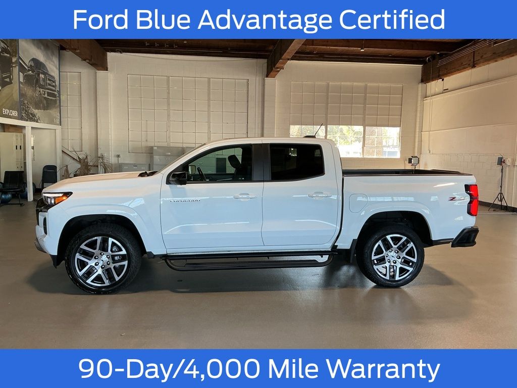 2023 Chevrolet Colorado Z71 photo 2