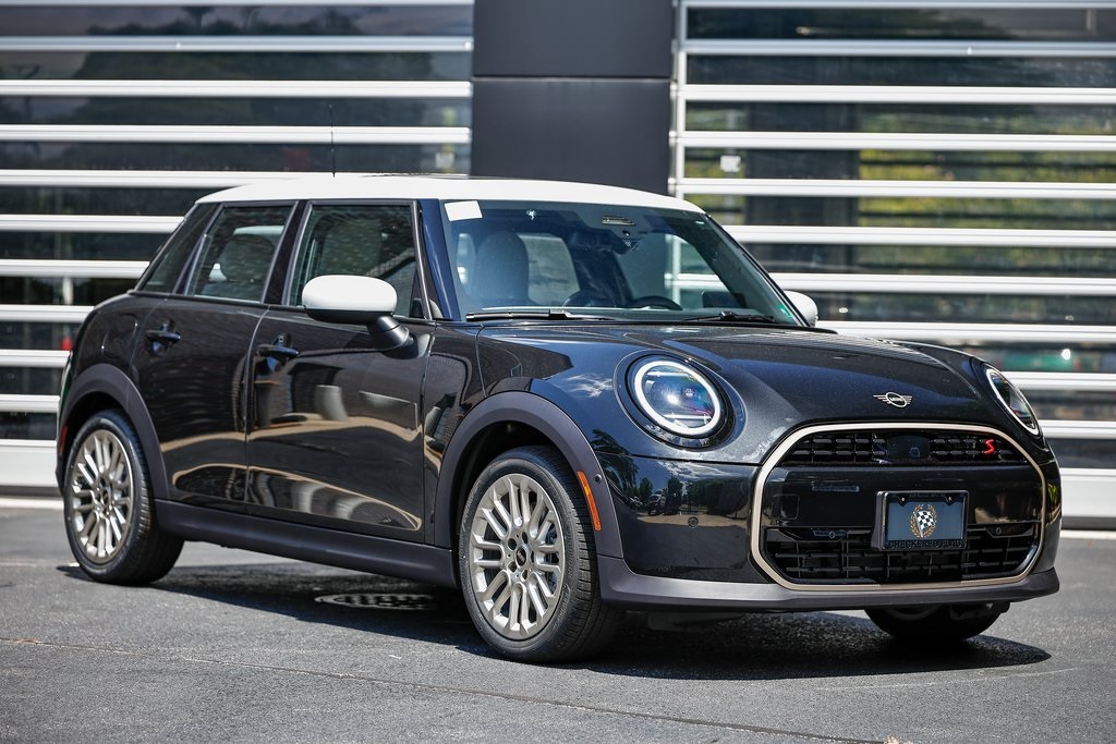 2025 MINI Hardtop 4 Door S's photo