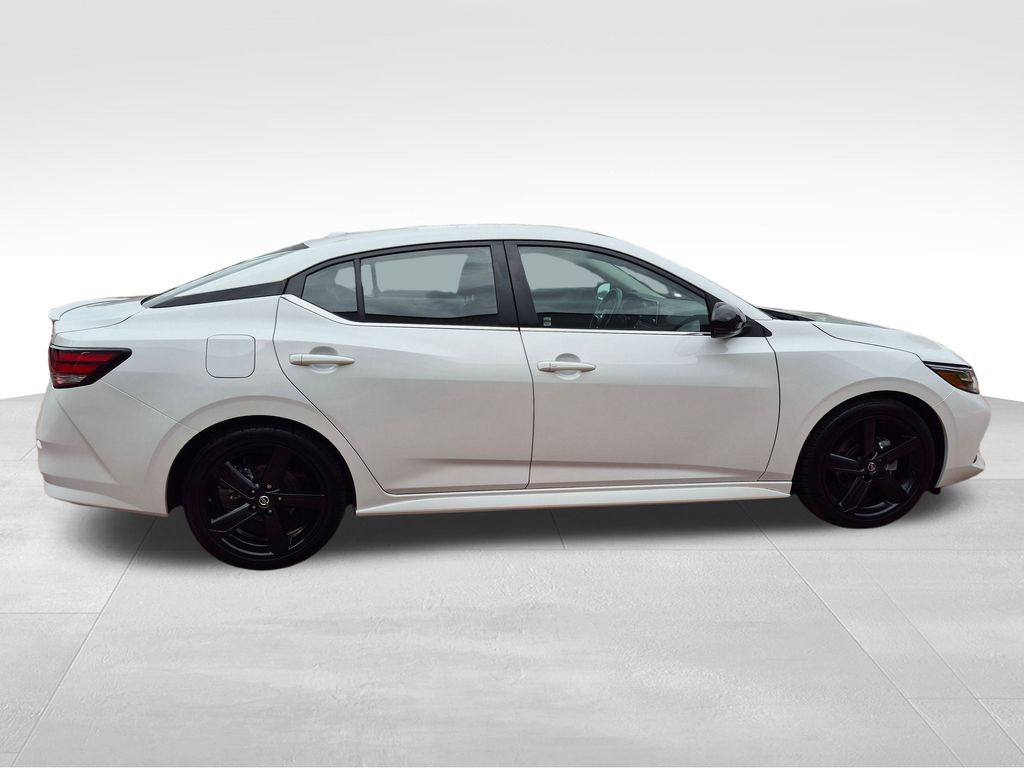 2023 Nissan Sentra SR photo 7