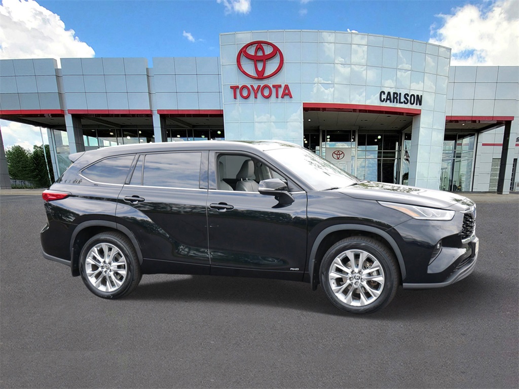 Certified 2022 Toyota Highlander Limited with VIN 5TDXBRCH3NS549338 for sale in Minneapolis, Minnesota