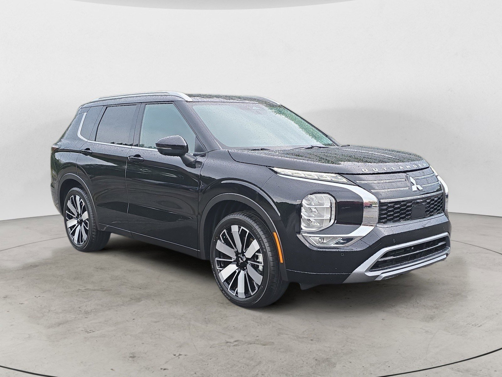 2025 Mitsubishi Outlander SEL's photo