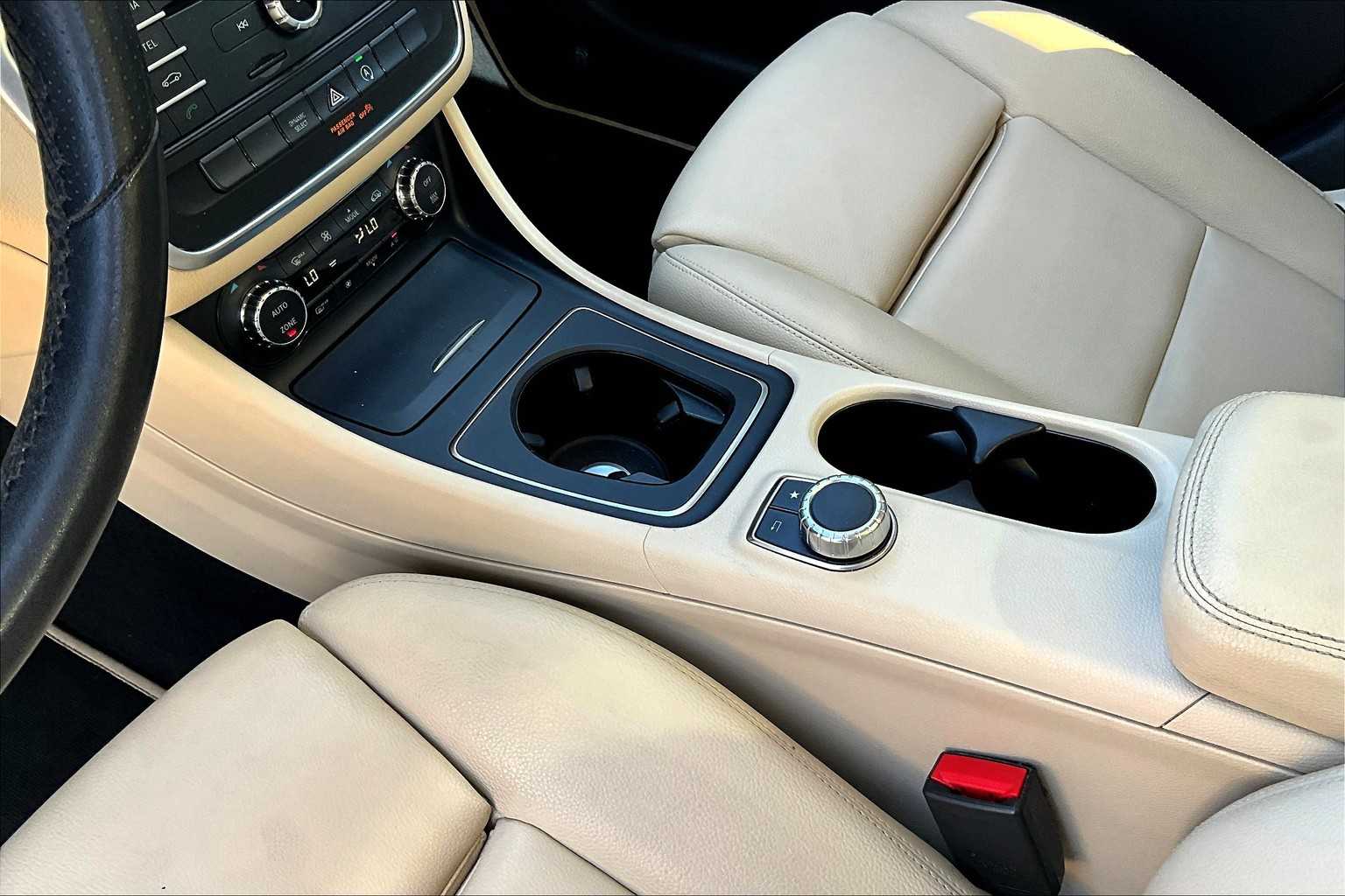 2017 Mercedes Benz GLA 250 photo 15