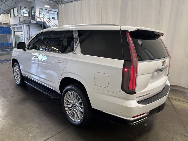 2025 Cadillac Escalade Premium Luxury photo 4