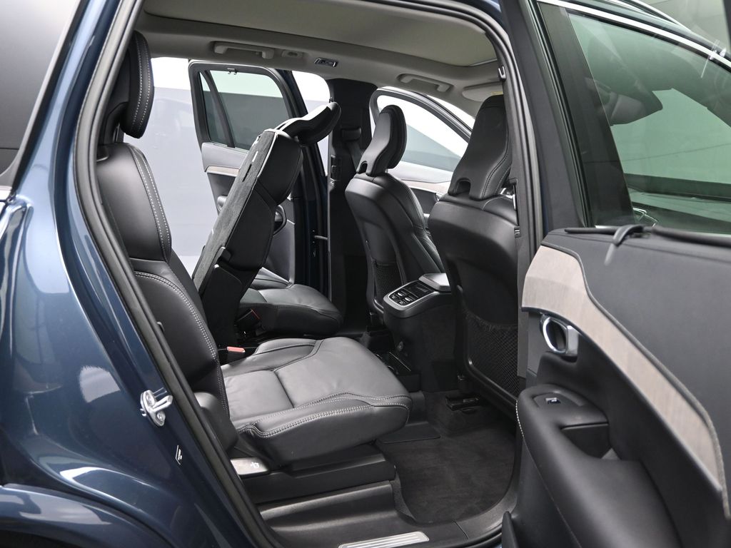 2022 Volvo XC90 T6 Inscription photo 14