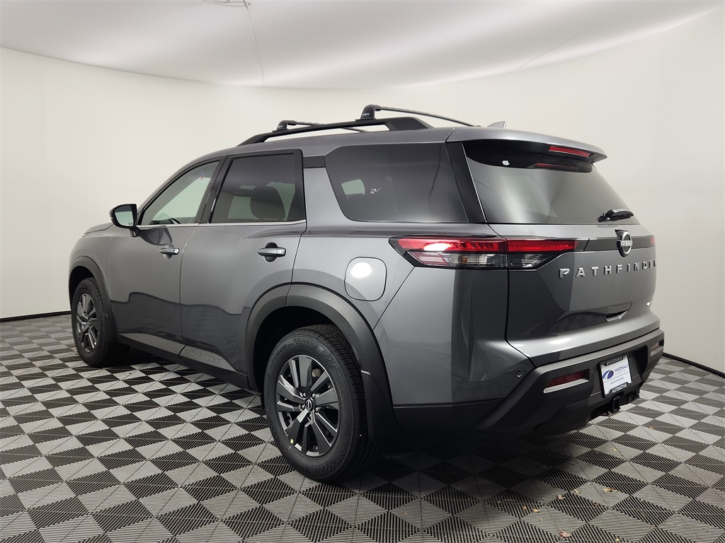2025 Nissan Pathfinder SV photo 3