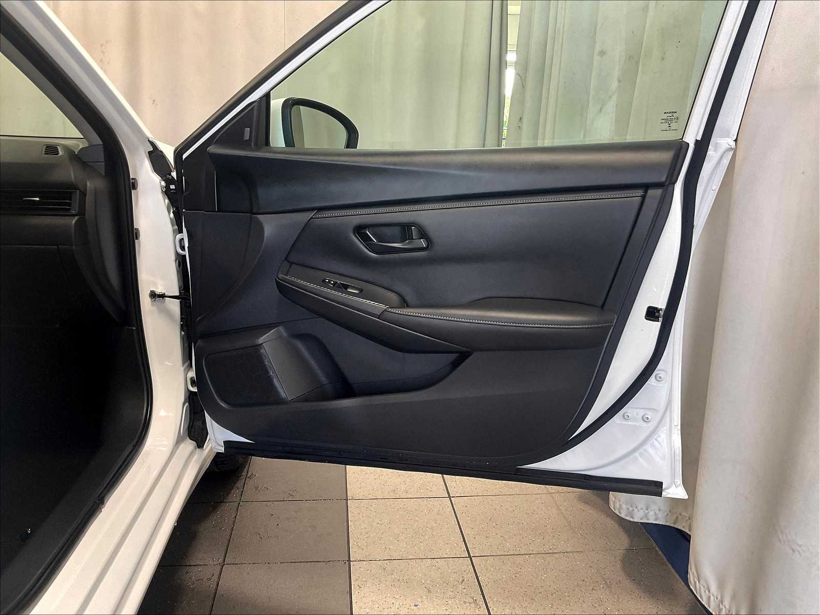 2024 Nissan Sentra S photo 12