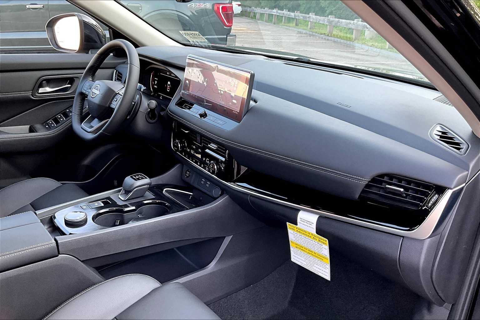 2025 Nissan Rogue SL photo 7