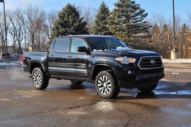 2023 Toyota Tacoma SR's photo