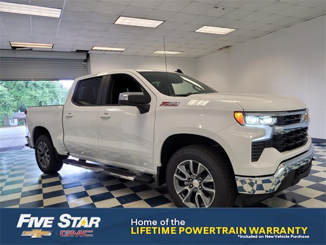 2025 Chevrolet Silverado 1500 LT's photo