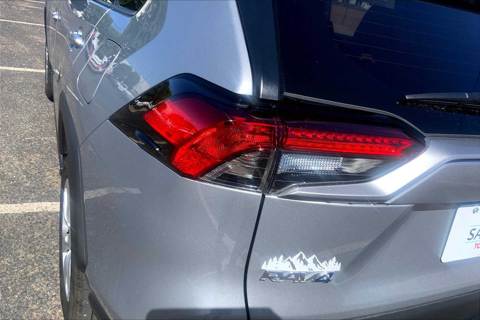 2025 Toyota RAV4 LE photo 24