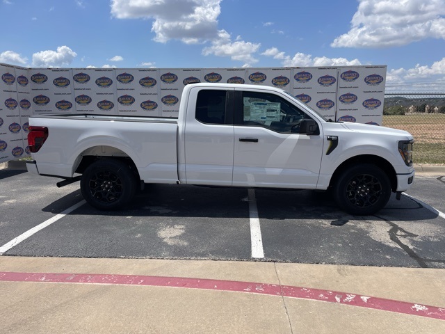 2025 Ford F-150 STX's photo