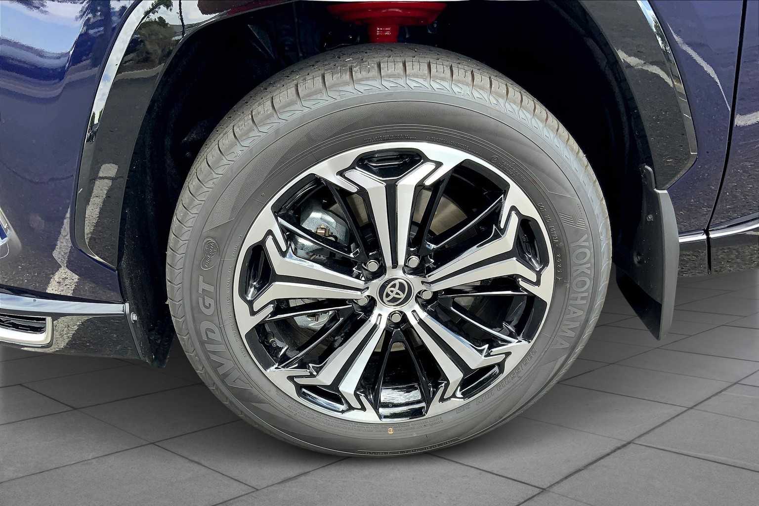 2025 Toyota RAV4 Prime XSE Premium photo 6