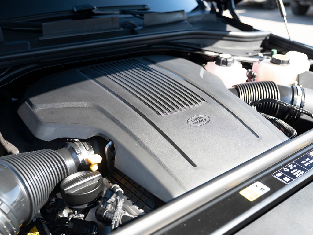 2025 Land Rover Range Rover Sport SE photo 24