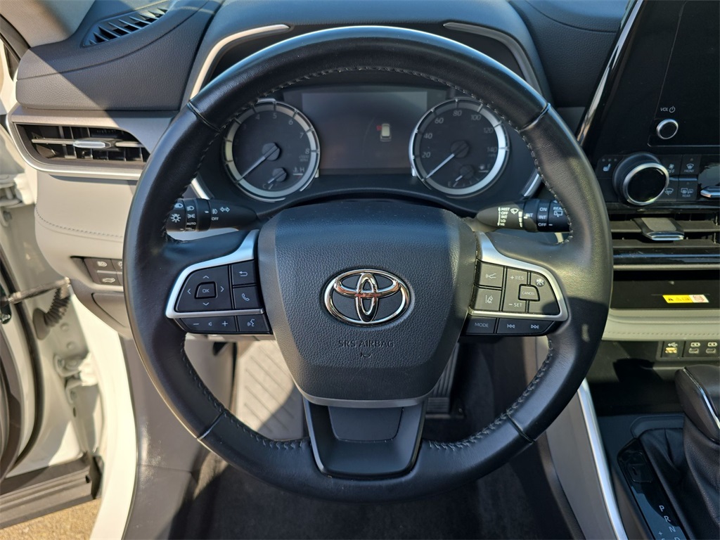 2023 Toyota Highlander XLE photo 23