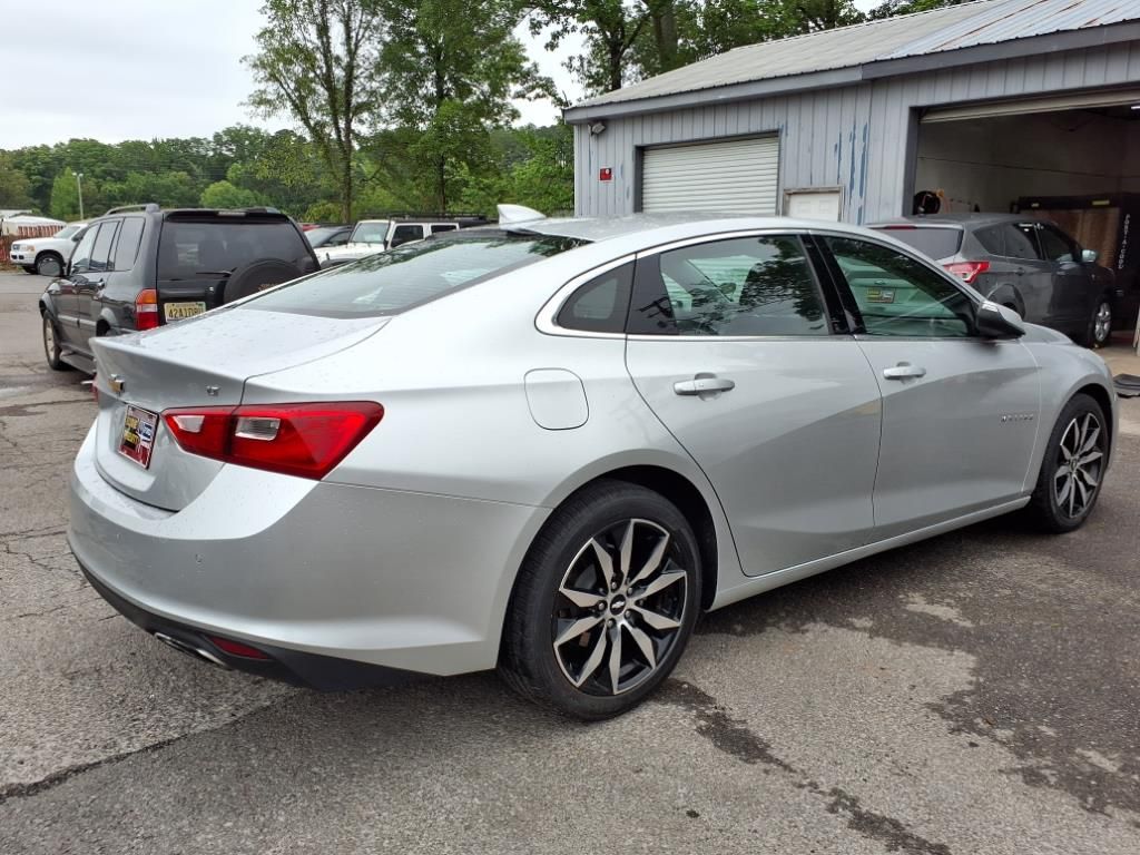 2016 Chevrolet Malibu 2LT photo 4