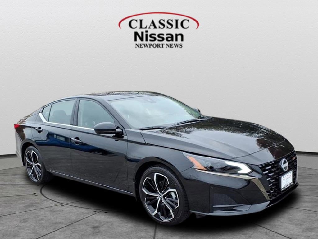 2025 Nissan Altima SR's photo