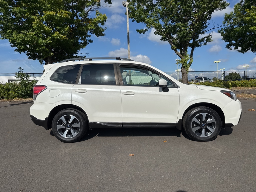 2017 Subaru Forester 2.5i Premium photo 5