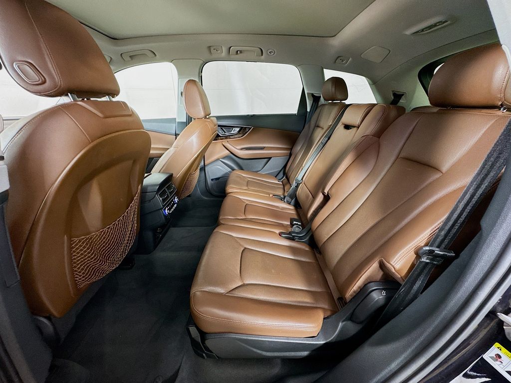 2017 Audi Q7 3.0T Prestige photo 27