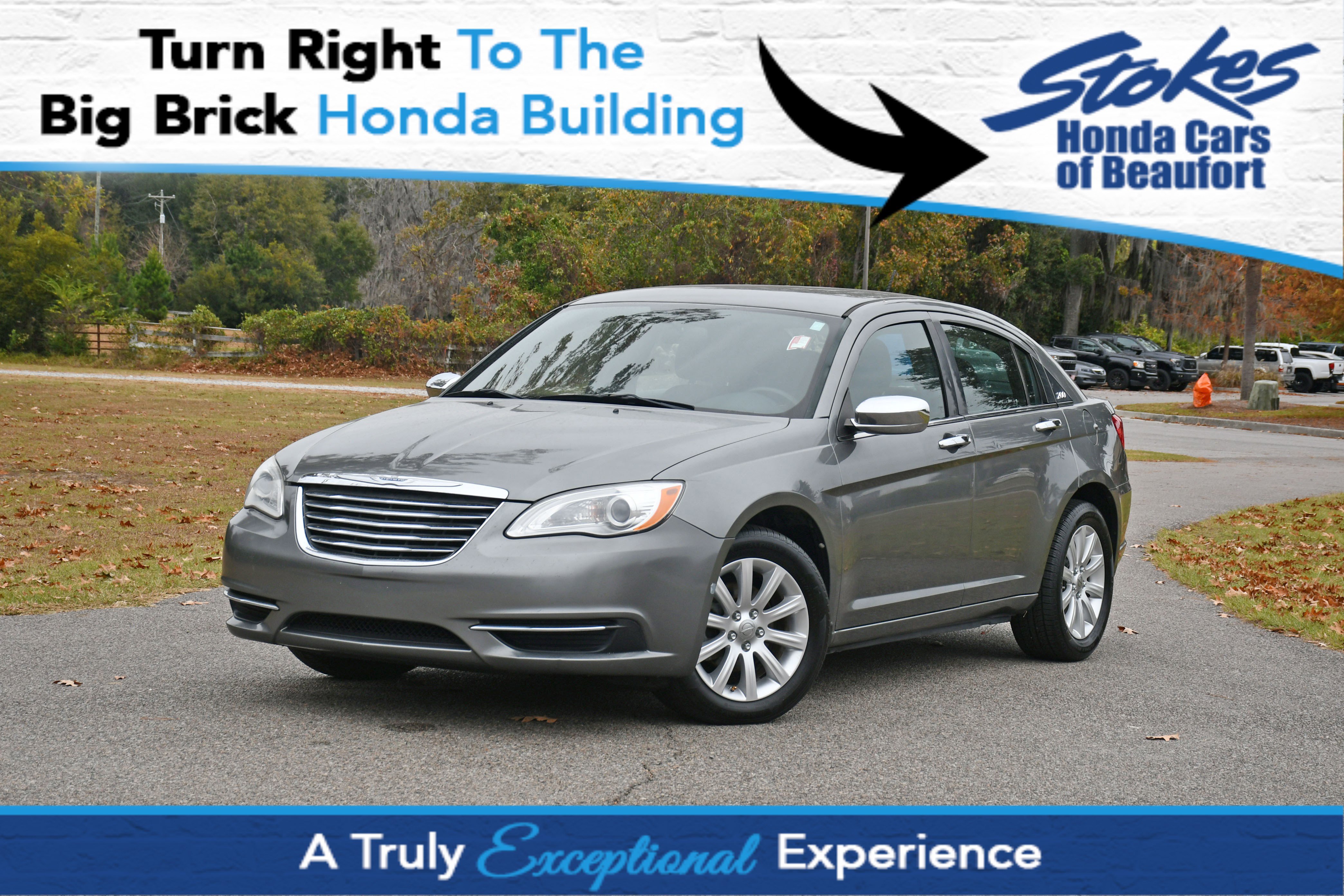 2013 Chrysler 200 Touring's photo