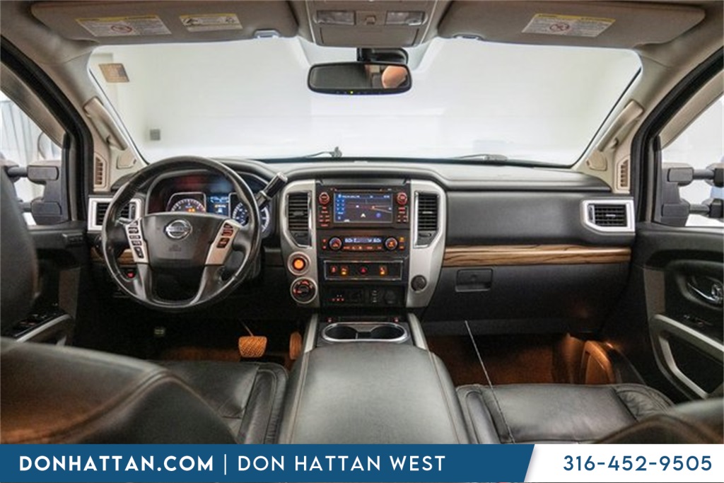 2016 Nissan Titan SL photo 3